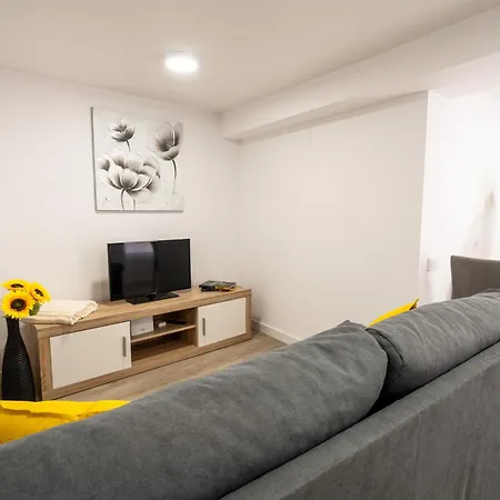 Piso Nuevo En El Centro De Apartamento Santander